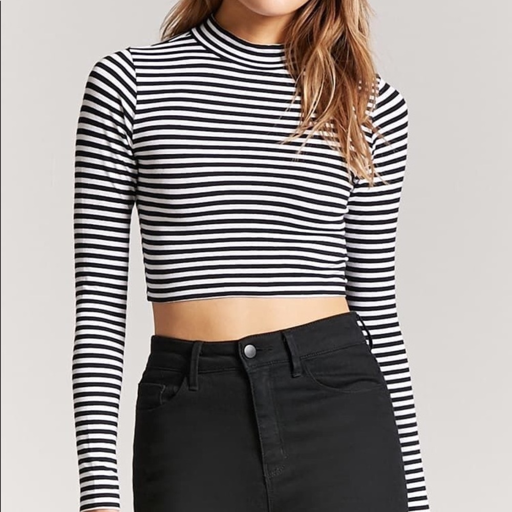 Stripe long sleeve crop top